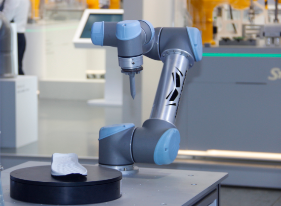 人機(jī)協(xié)作漸成趨勢，行業(yè)競爭日趨激烈(圖1)